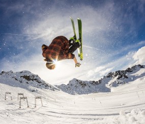 开云下载-约基奇惊艳四座，奇才斩落尼克斯，一场定义现代篮球的华丽表演