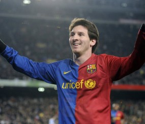 开云体育平台APP-逆袭之夜，周冠宇领衔雷诺绝地反击，策略与勇气的完美交响