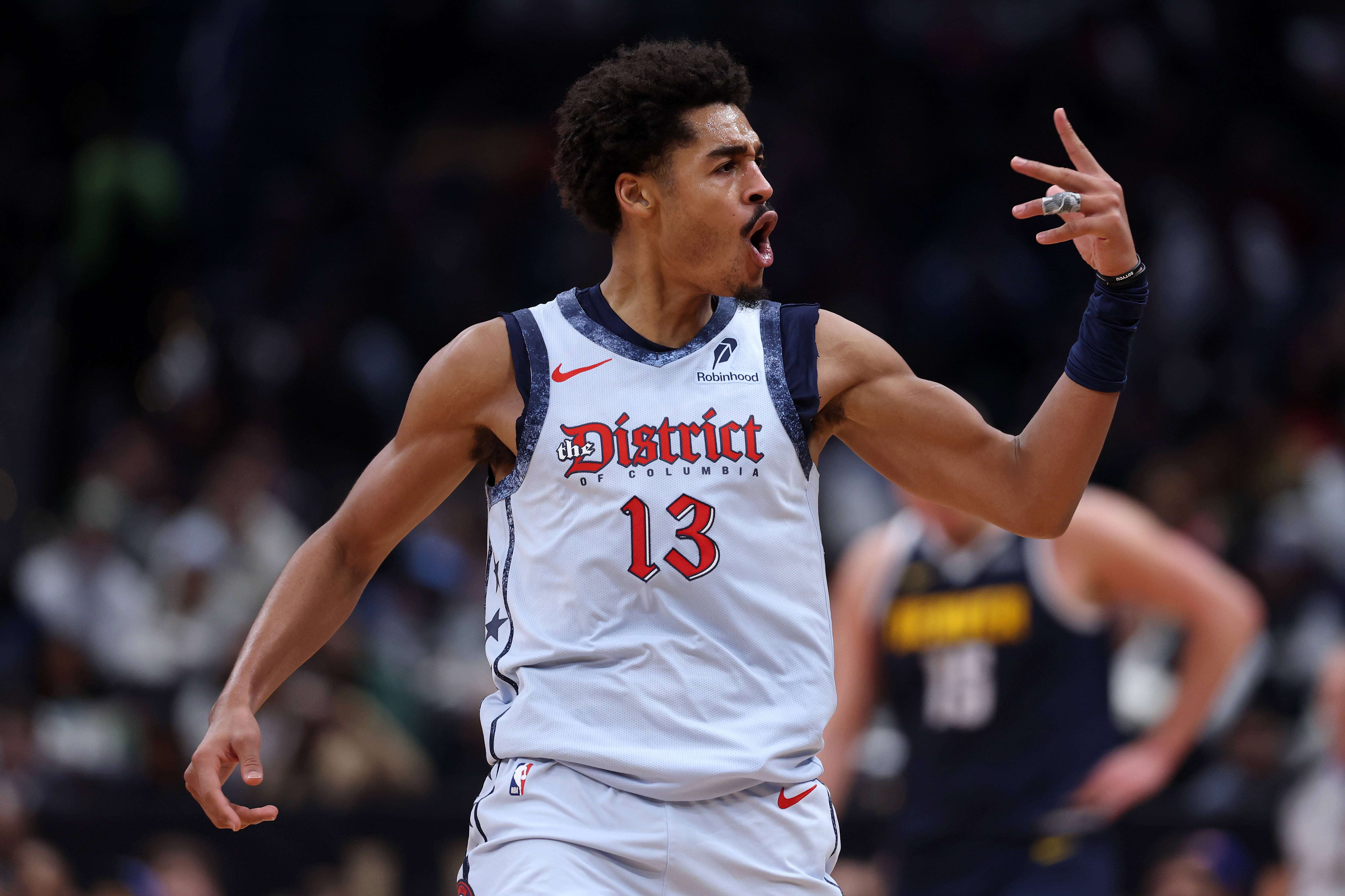 NBA球员表现抢眼，赛季成绩斐然