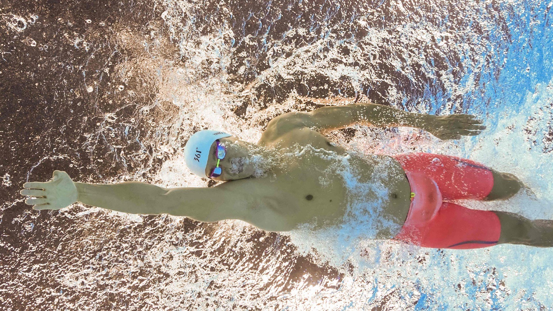 塔图姆扛起全队，篮网巅峰对决中胜出深圳队的启示