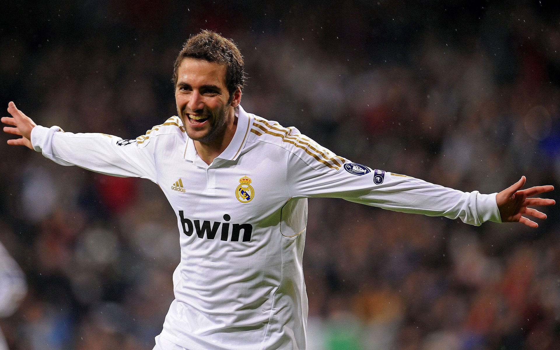 赛道与城市，F1街道赛之夜，奥利维耶如何展现巨星价值