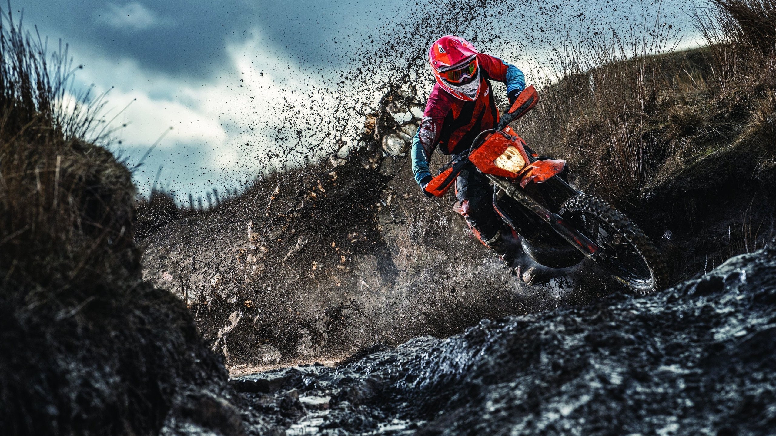 黄潜奇迹夜，萨拉赫独造三球导演逆转，皇家社会主场饮恨